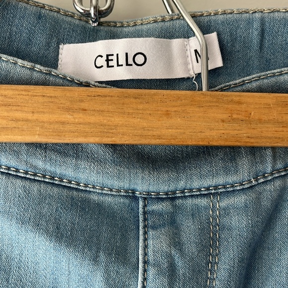 Cello size medium light wash jeggings - Picture 2 of 4